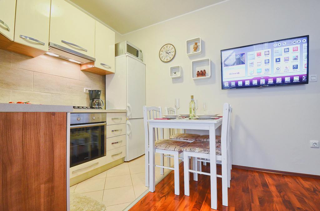 E&E Apartment Arena With Free Private Parking Pula Exterior foto